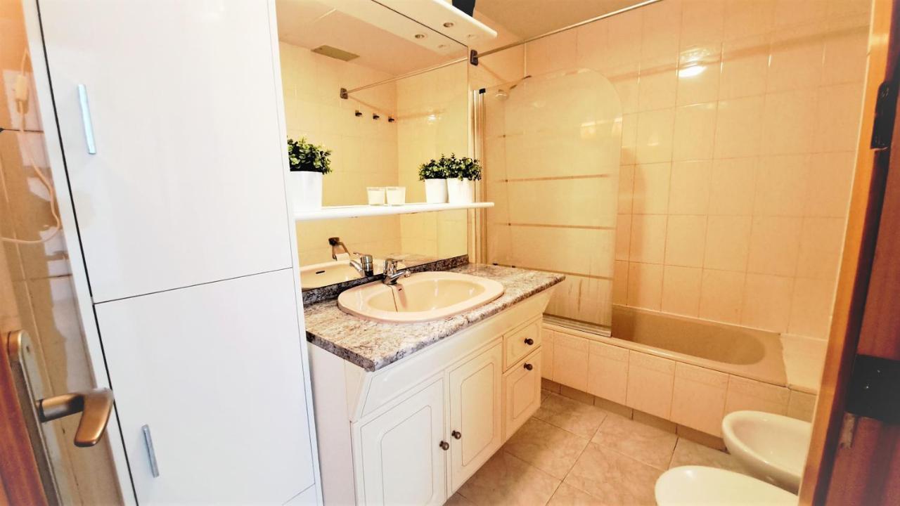 Apartamentos Navarra 07 Salou Kültér fotó